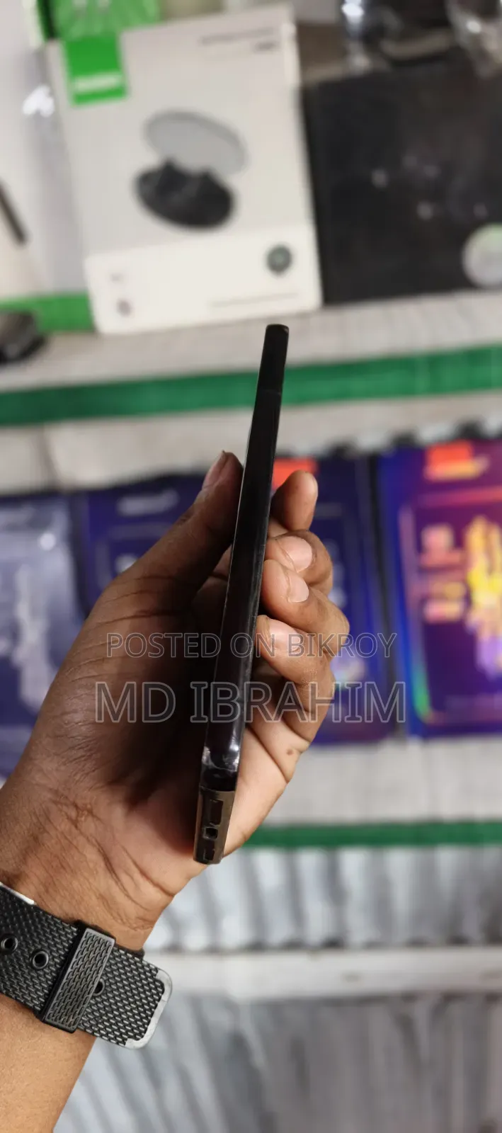 স্যামসাং গ্যালাক্সি এস২২ ৫জি ১২৮ জিবি কালো