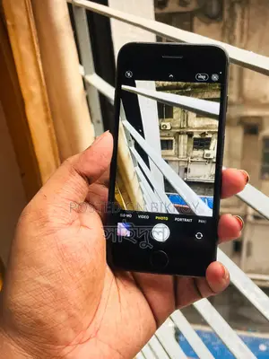 অ্যাপল আইফোন এসই (২০২০) ৬৪ জিবি ব্ল্যাক