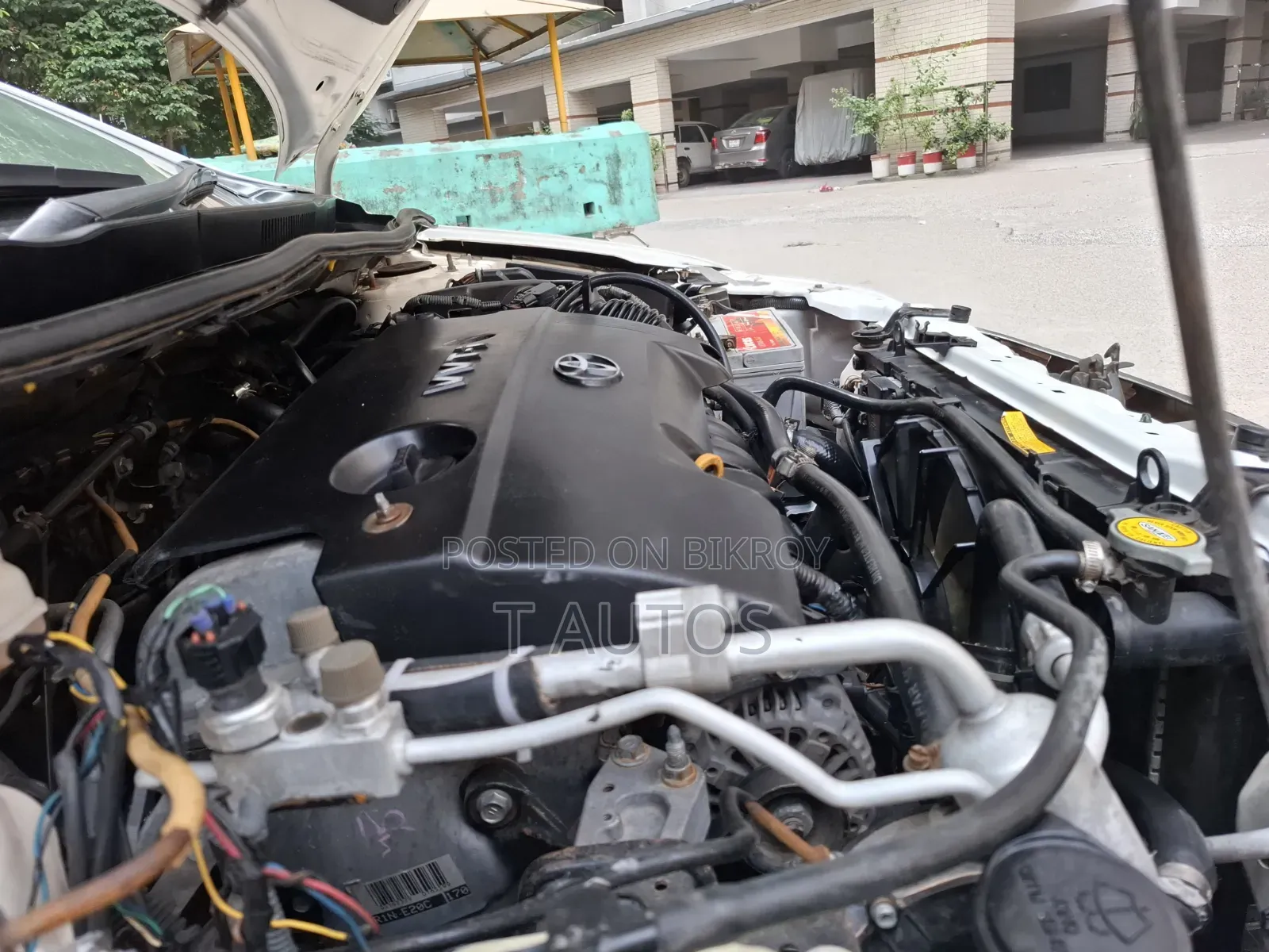 টয়োটা এক্সিও ২০০৮ সাদা