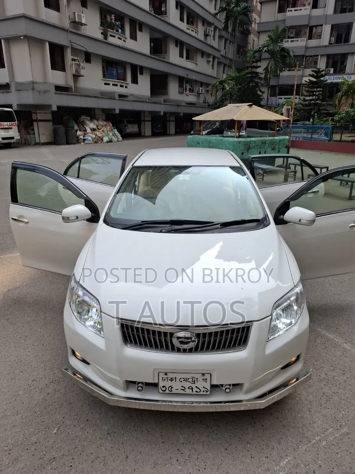 টয়োটা এক্সিও ২০০৮ সাদা