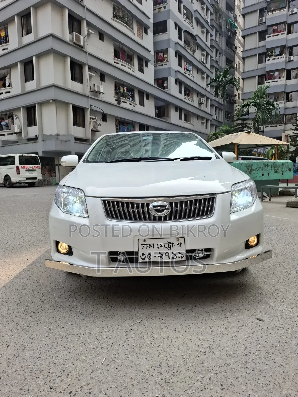 টয়োটা এক্সিও ২০০৮ সাদা