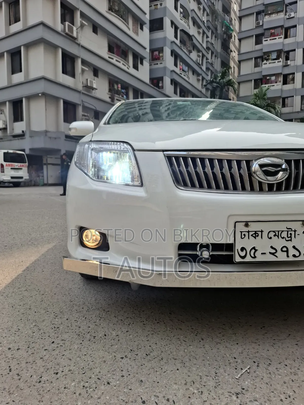 টয়োটা এক্সিও ২০০৮ সাদা