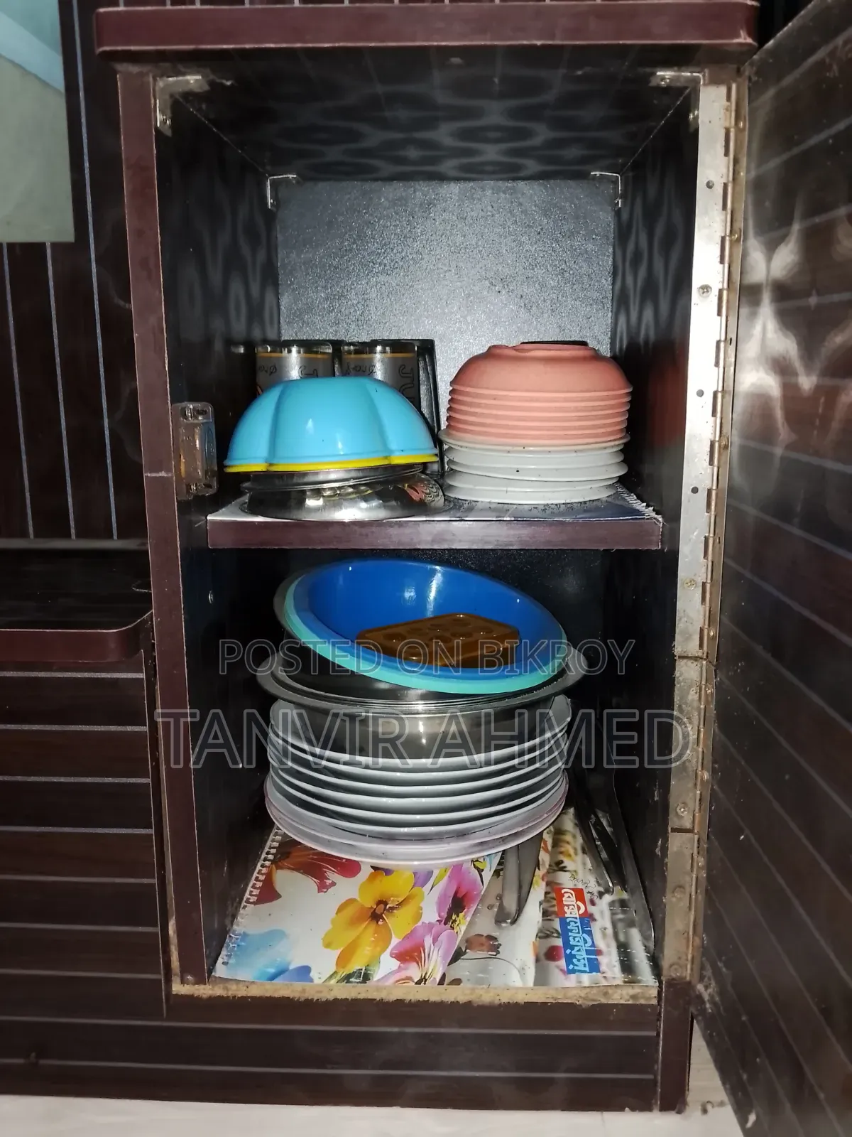 এই ফার্নিচার ২টি বিক্রি করা হবে, অনেক সীমিত টাকায়