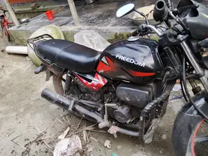 মোটরসাইকেল ২০১৩ কালো
