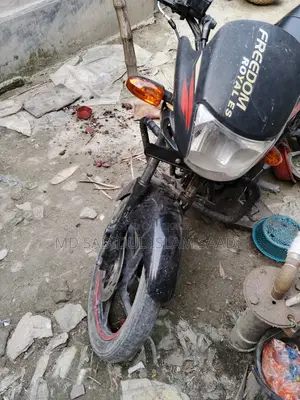 মোটরসাইকেল ২০১৩ কালো