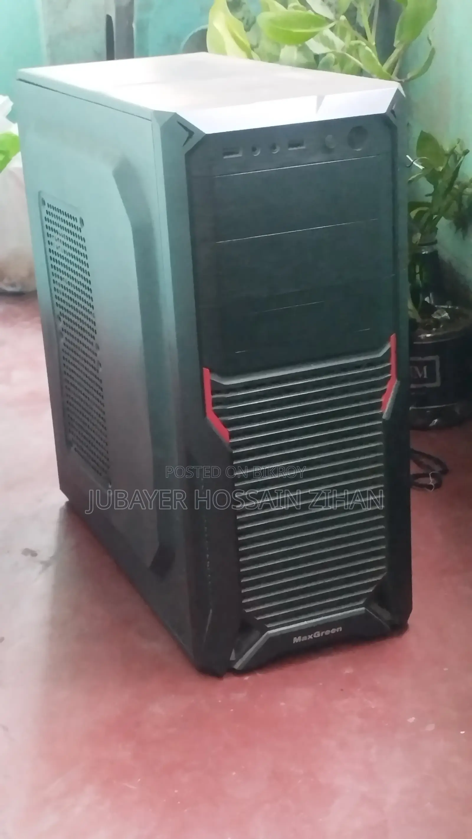 Desktop Computer MSI model 8GB Intel Core i3 SSD 256GB