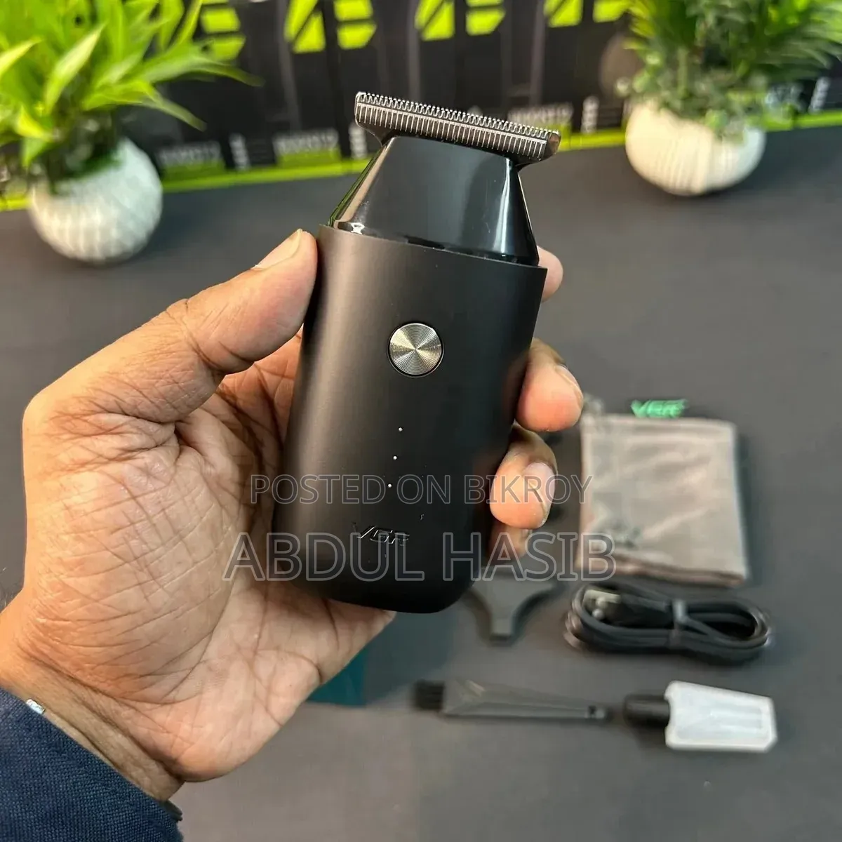 VGR v-932 Professional Pocket Beard Trimmer for Men