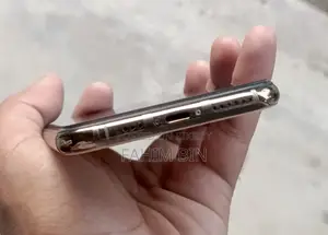 অ্যাপল আইফোন এক্সএস ৬৪ জিবি গোল্ড