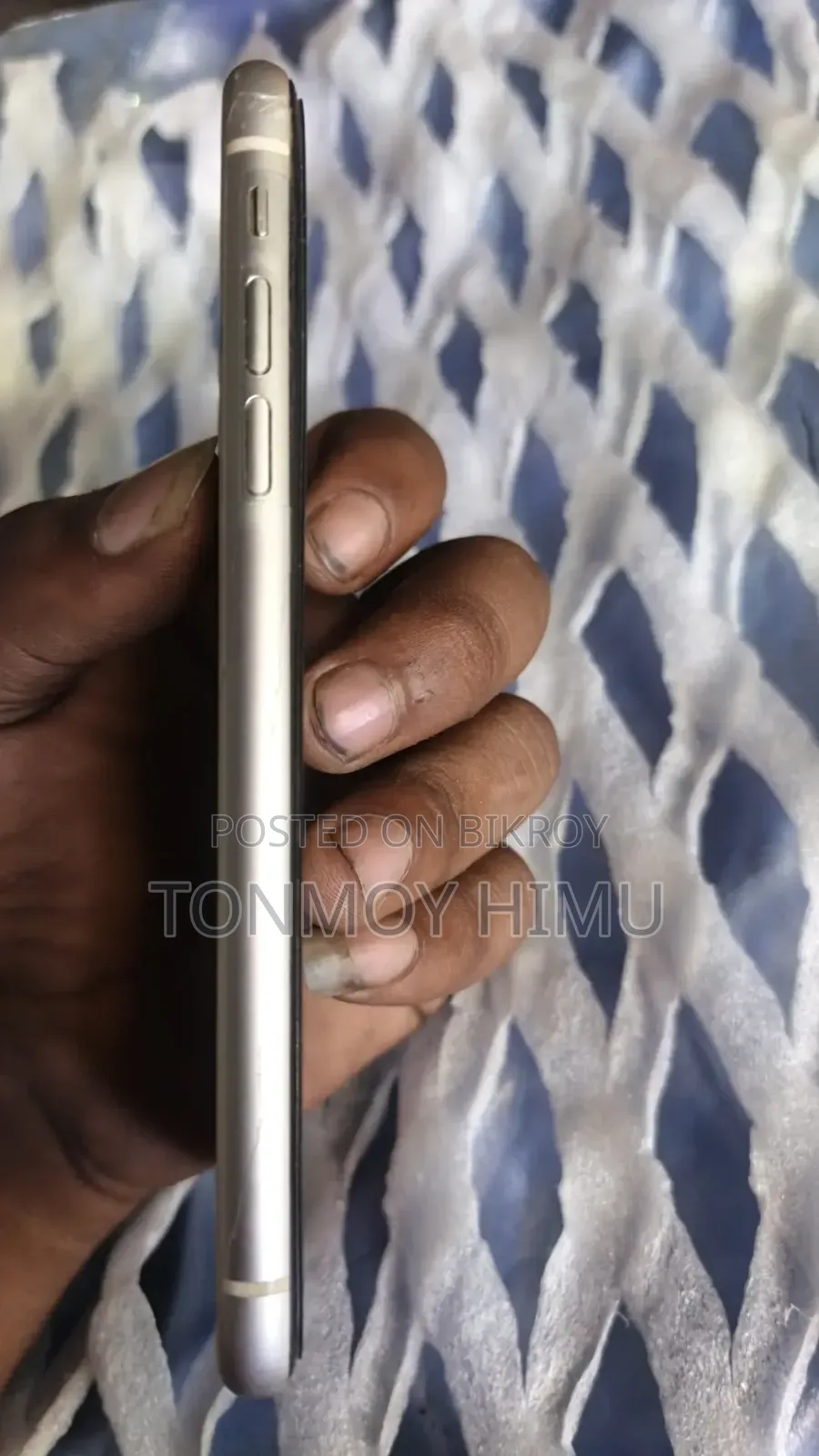 অ্যাপল ৬৪ জিবি সাদা