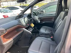 Toyota Esquire 1.8 Four-Wheel Drive Hybrid (7 seater) 2020 Brown