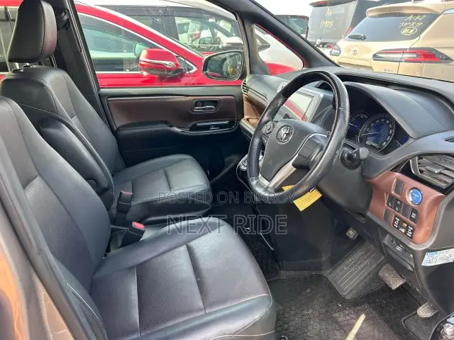 Toyota Esquire 1.8 Four-Wheel Drive Hybrid (7 seater) 2020 Brown