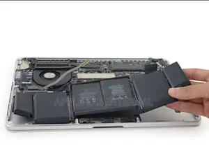 MacBook Pro 13" Retina (Early 2015) Battery Replacement | Apple Lab