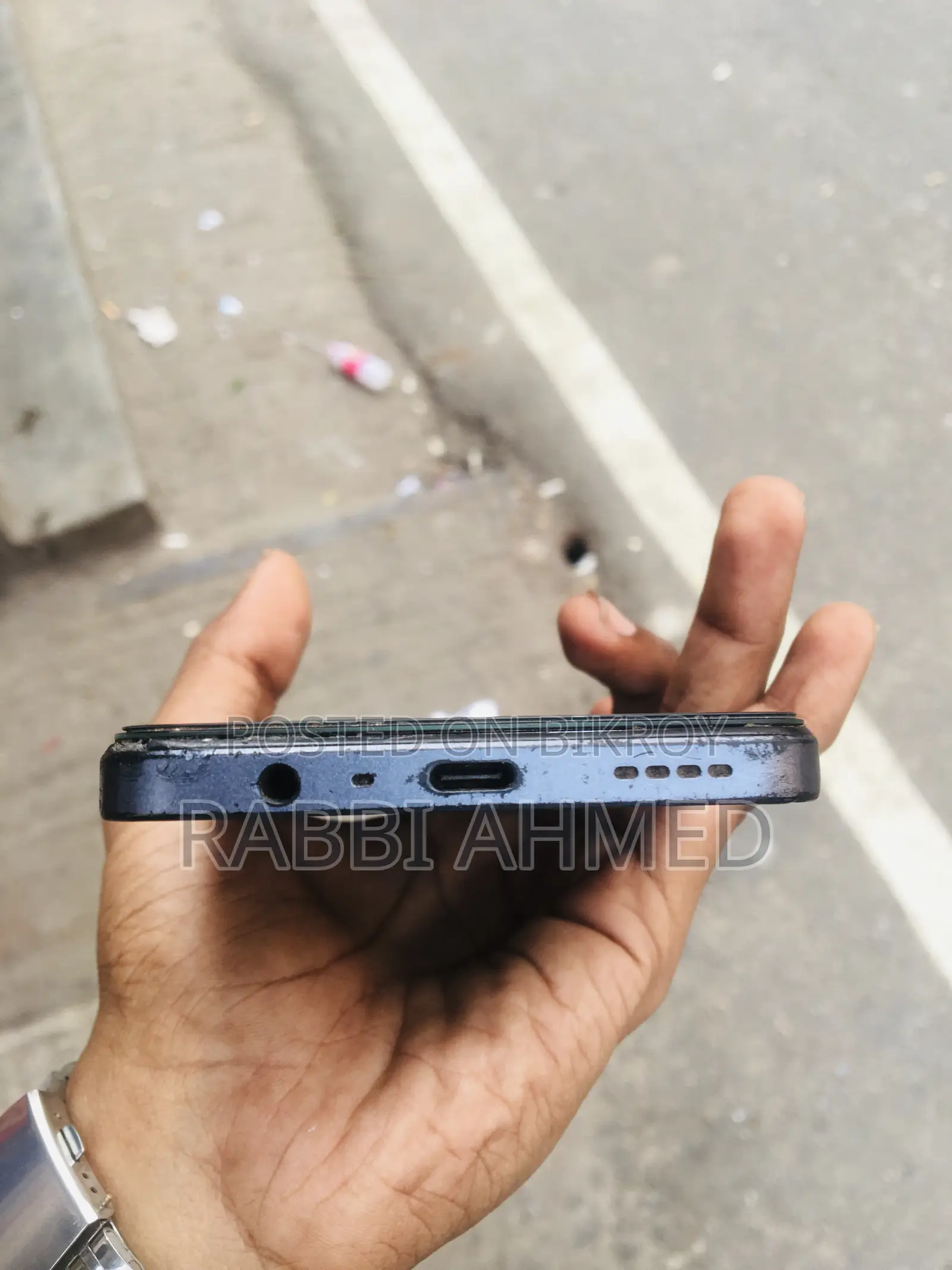 রিয়েলমি নোট ৫০ ১২৮ জিবি কালো