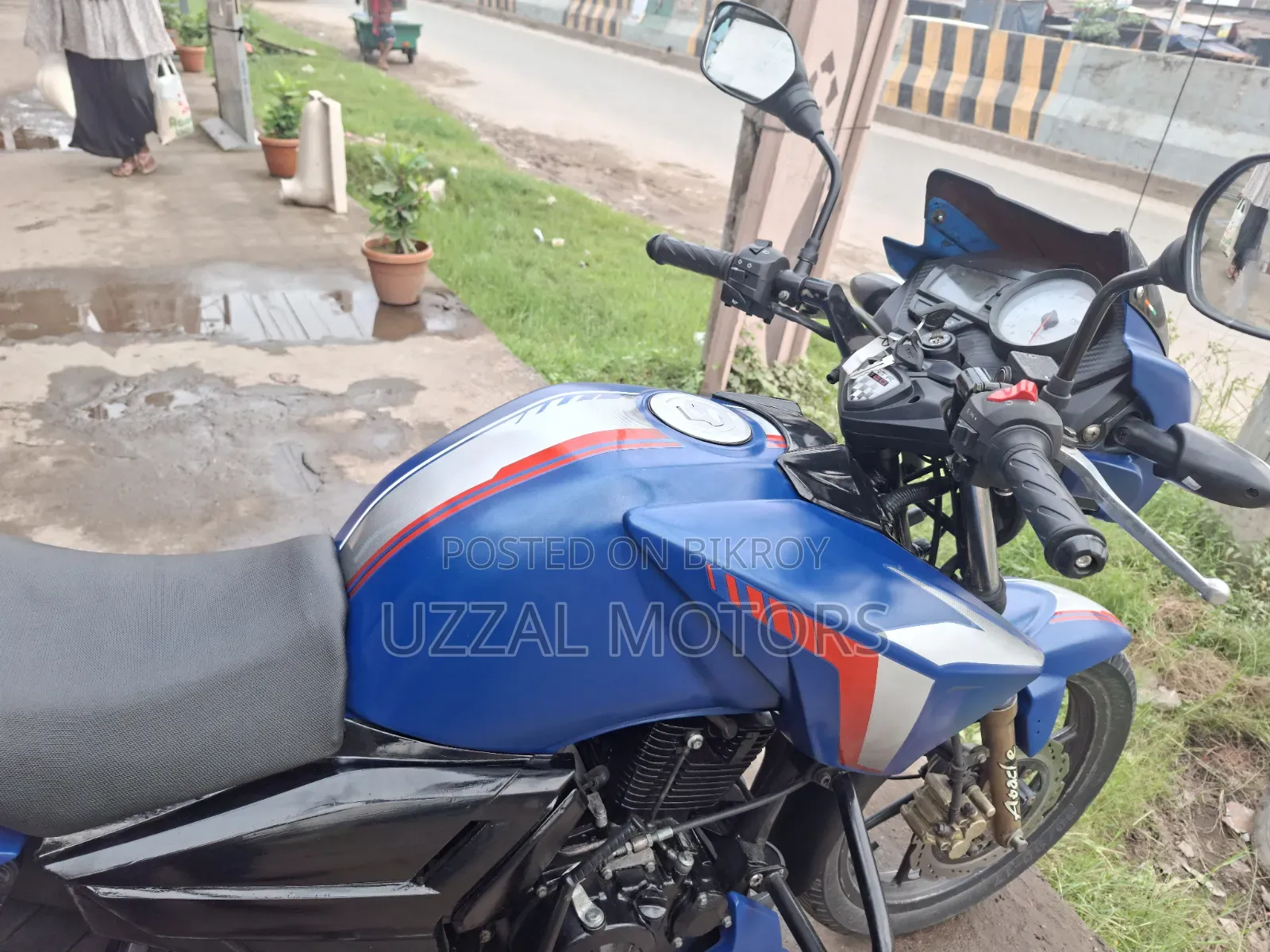 টিভিএস আপাচি আরটিআর ১৬০ ২ভি ২০১৭ নীল