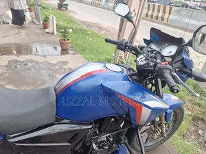 টিভিএস আপাচি আরটিআর ১৬০ ২ভি ২০১৭ নীল