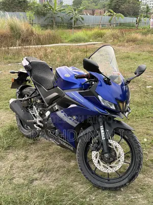 ইয়ামাহা আর১৫ ভি৩ ২০২১ নীল
