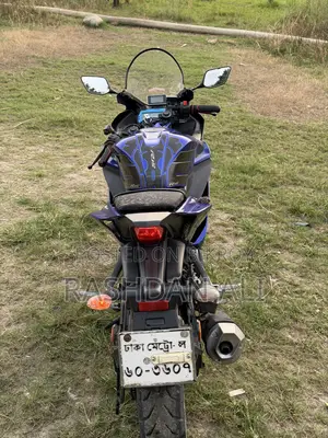 ইয়ামাহা আর১৫ ভি৩ ২০২১ নীল