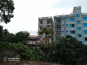 অ্যাপার্টমেন্ট বিল্ডিং-এ দারোয়ানের চাকুরি