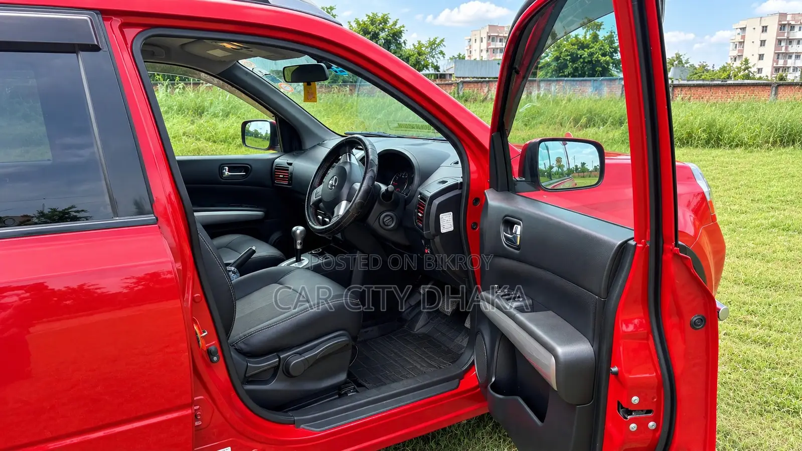 Nissan X-Trail 2011 Red