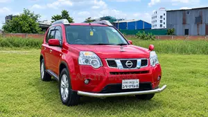 Nissan X-Trail 2011 Red