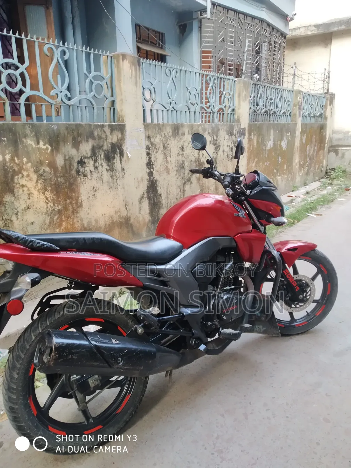 Honda CB 2016 Red