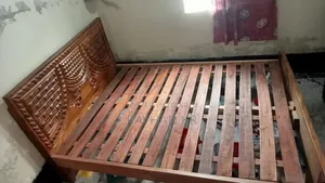 একটি মেহেগুনি খাট বিক্রি হবে, আর্জেন্ট!