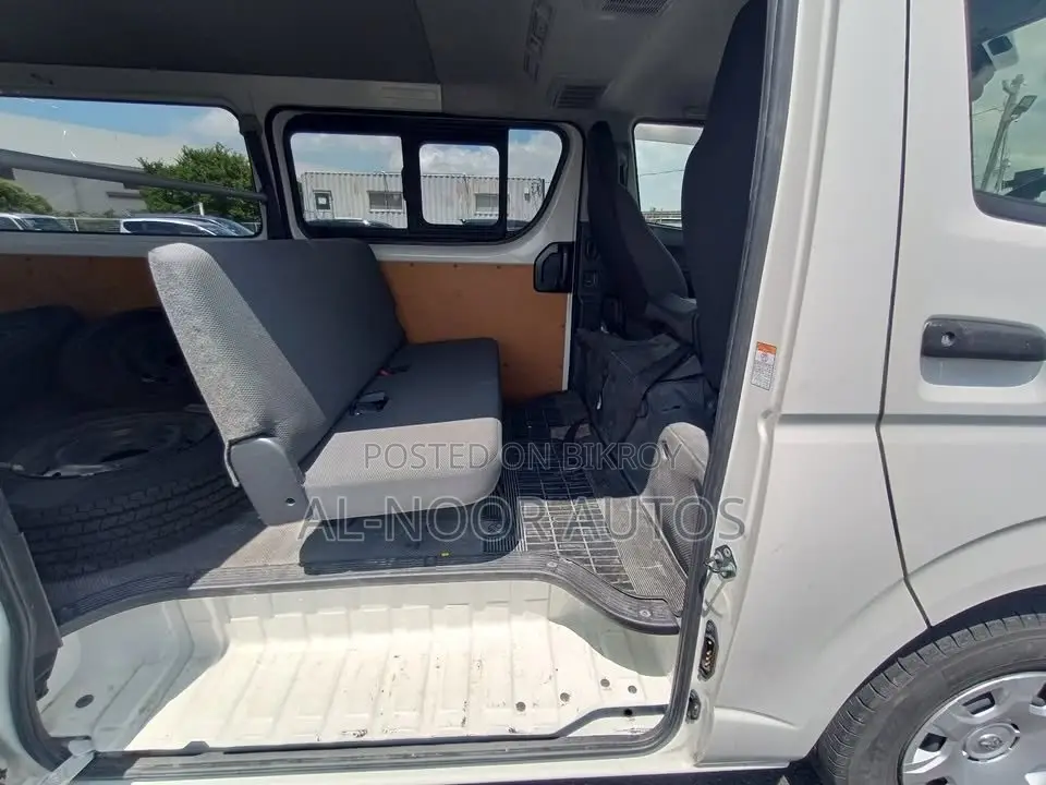 Toyota HiAce 2021 White