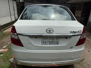 টাটা টিয়াগো ২০১৭ হোয়াইট