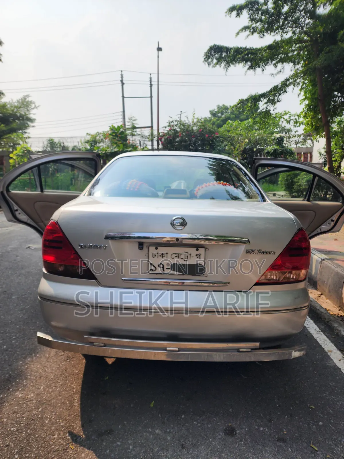 নিসান সানি ২০০৪ রূপালী