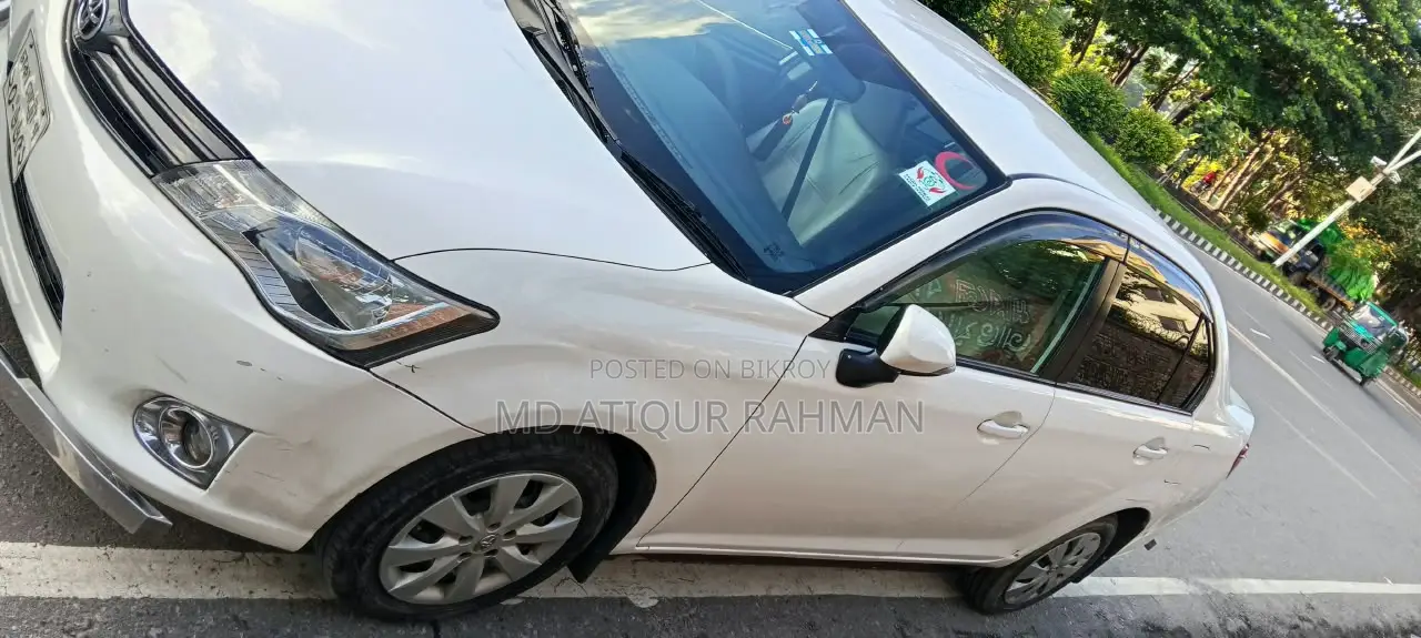টয়োটা এক্সিও ২০১২ সাদা