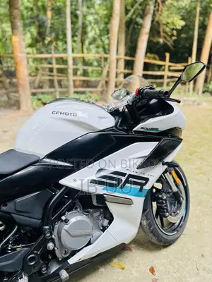 New CFMoto 300SR 2025 White