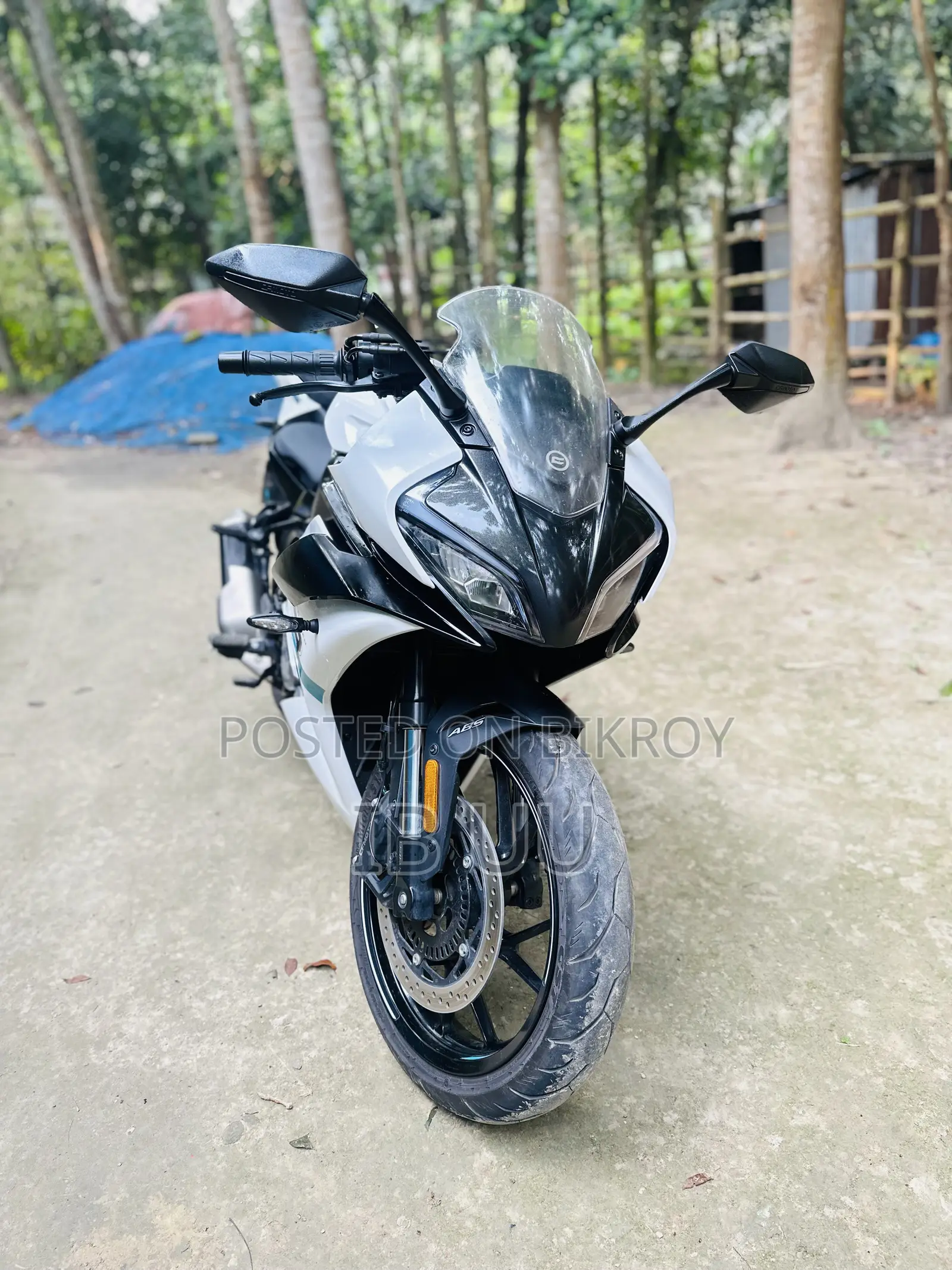 New CFMoto 300SR 2025 White