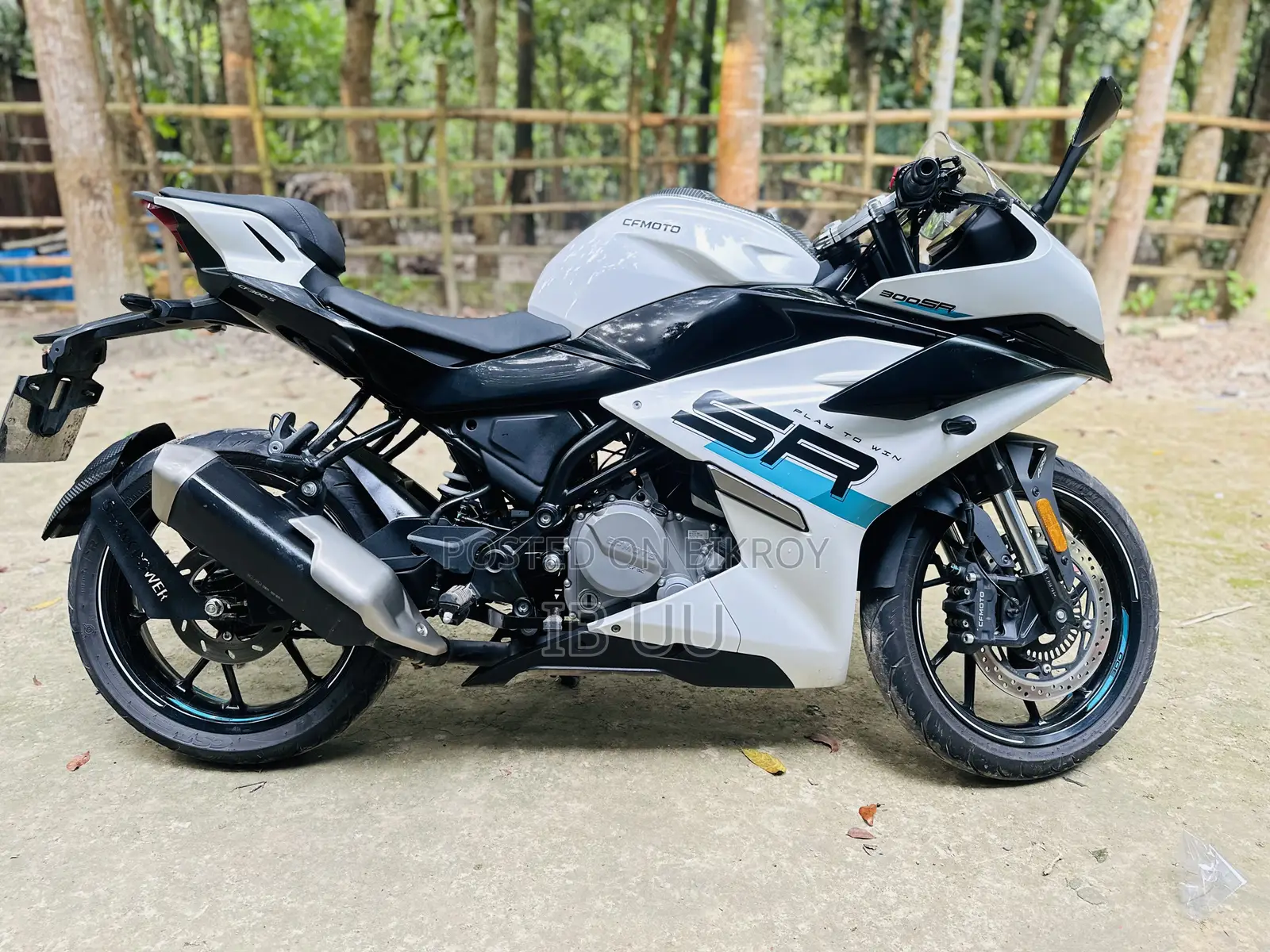 New CFMoto 300SR 2025 White