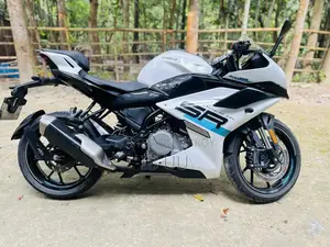 New CFMoto 300SR 2025 White