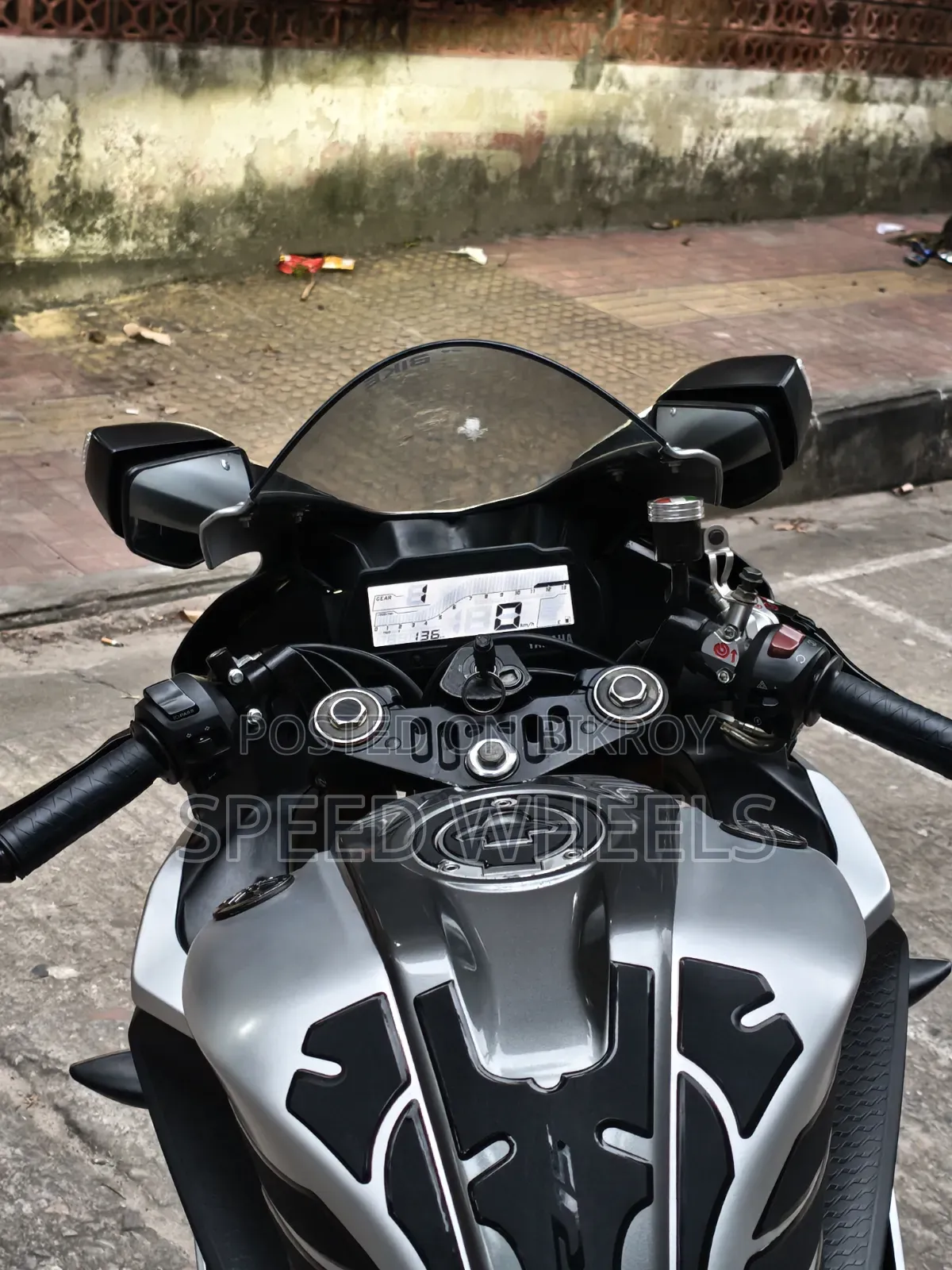 Yamaha R15 V3 2021 Silver