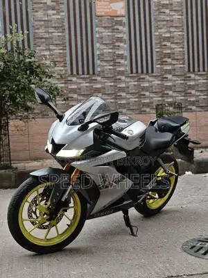 যামাহা আর১৫ ভি৩ ২০২১ সিলভার