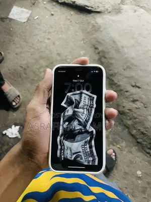 অ্যাপল আইফোন ১১ ৬৪ জিবি রেড