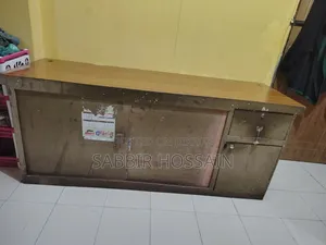 বড় টেবিল বিক্রি হবে