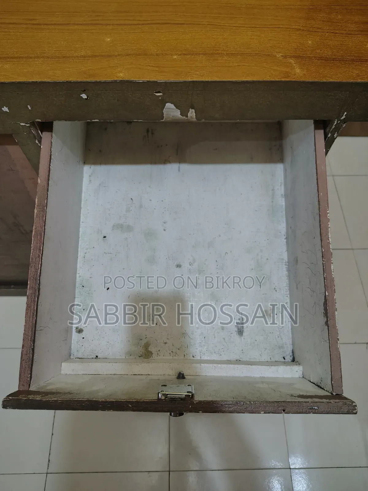 বড় টেবিল বিক্রি হবে