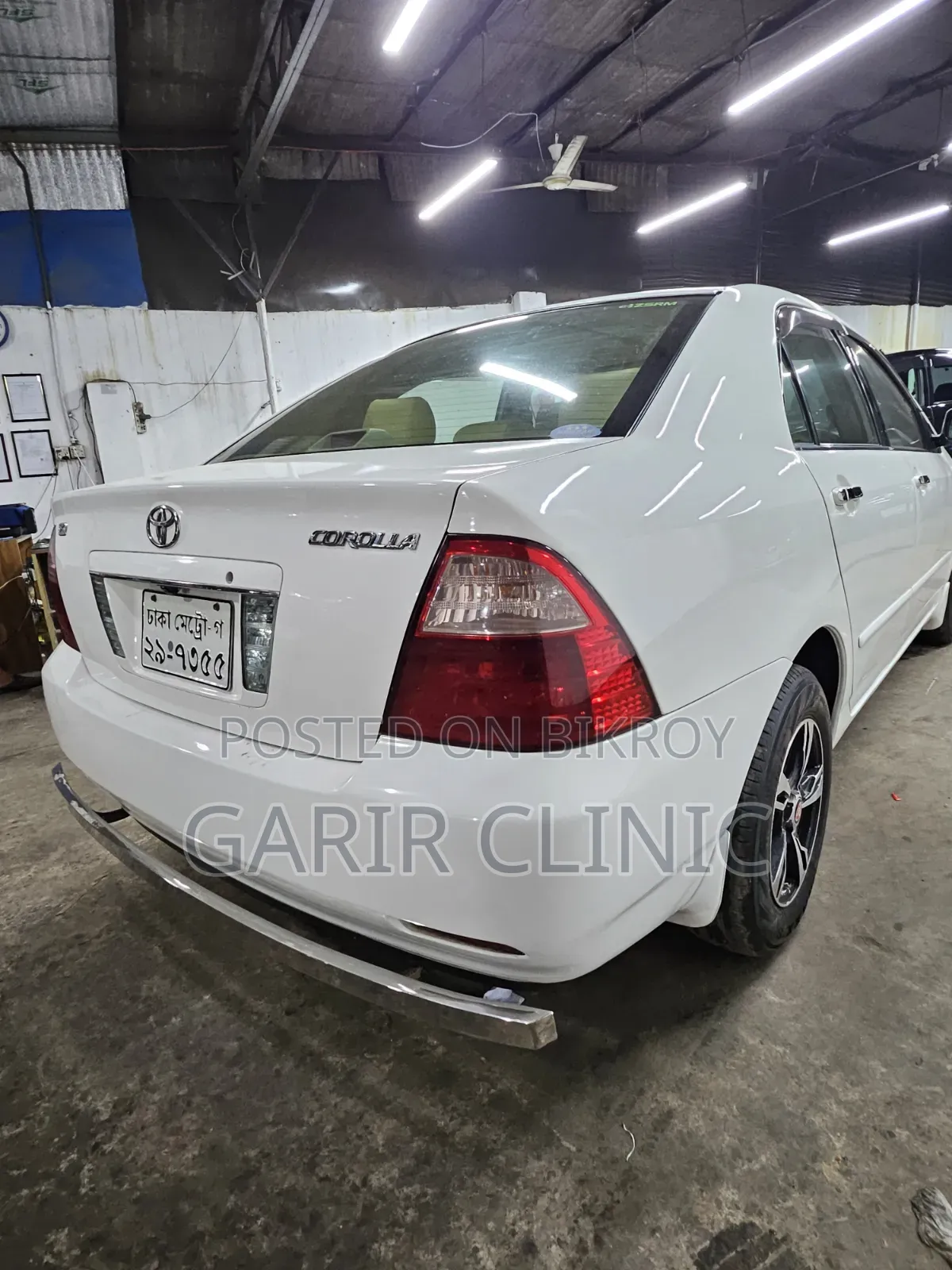 Toyota Corolla Sedan 2005 White