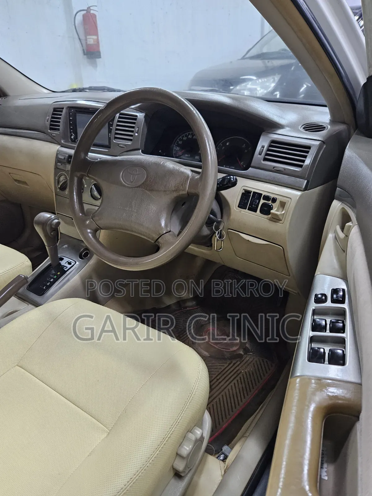 Toyota Corolla Sedan 2005 White