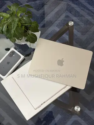 Laptop Apple MacBook Air 2022 M2 16GB Apple M2 SSD 256GB