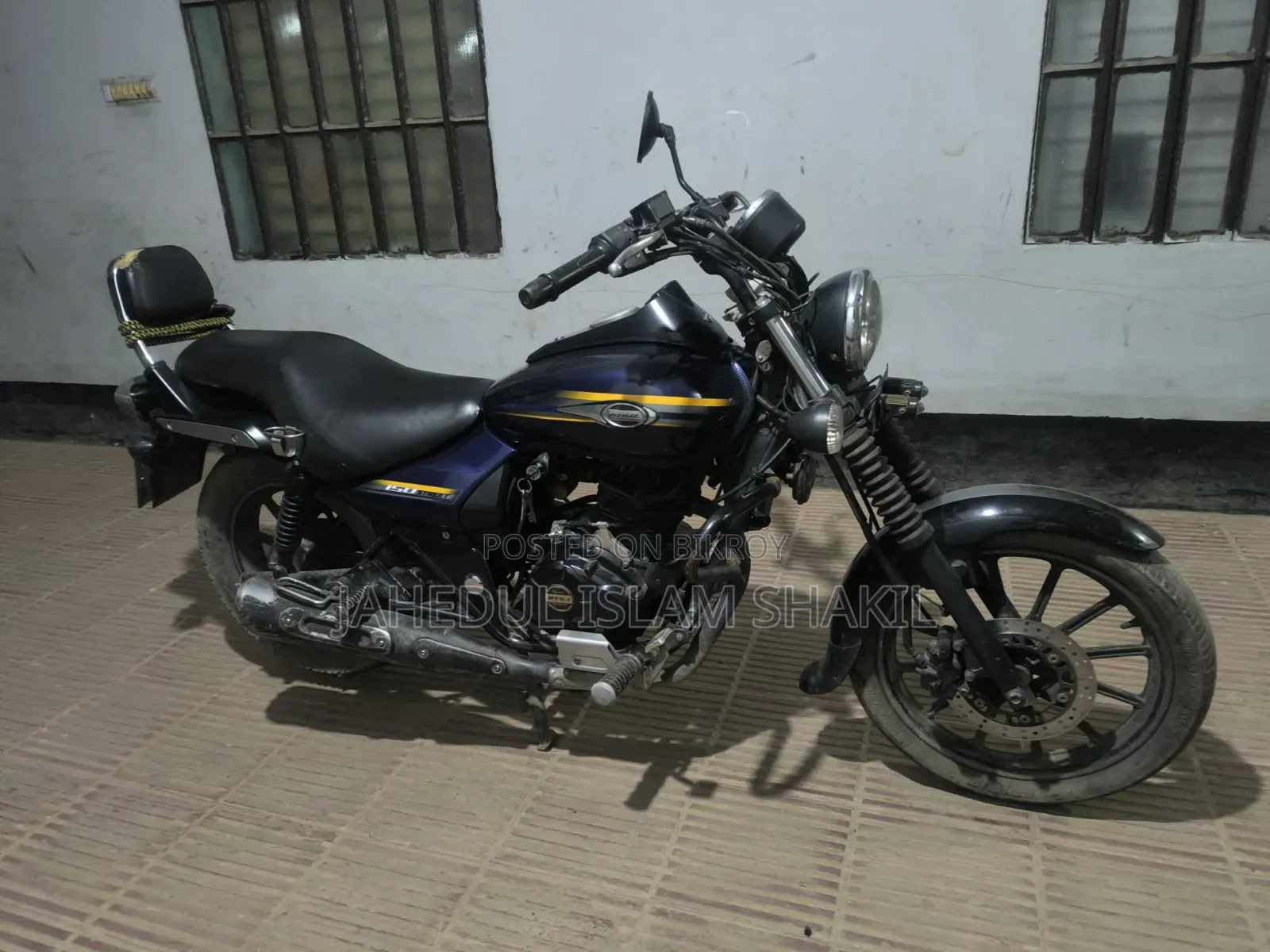 বাজাজ অ্যাভেঞ্জার ১৫০ স্ট্রিট ২০১৮ ব্ল্যাক