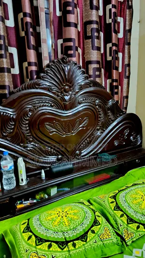 Semi Box Bed