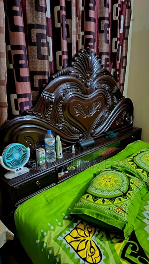 Semi Box Bed