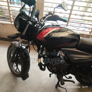 বাজাজ ডিসকভার ১২৫ ২০২০ ব্ল্যাক