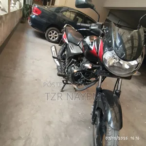 বাজাজ ডিসকভার ১২৫ ২০২০ ব্ল্যাক