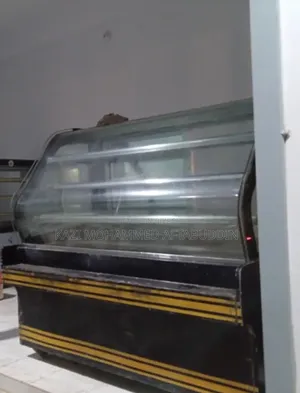 দোকানের জন্য মিষ্টি ও খাবারের শোকেস ১ বছর ব্যবহার করা হয়েছে খুব ফ্রেশ