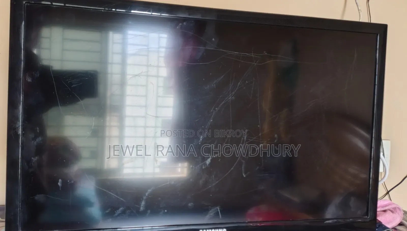 ​Samsung 24 Inch TV + 100 Pro Max TV Box Combo