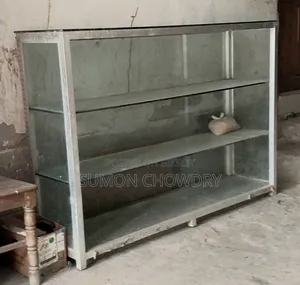 দোকানের থাই শোকেস